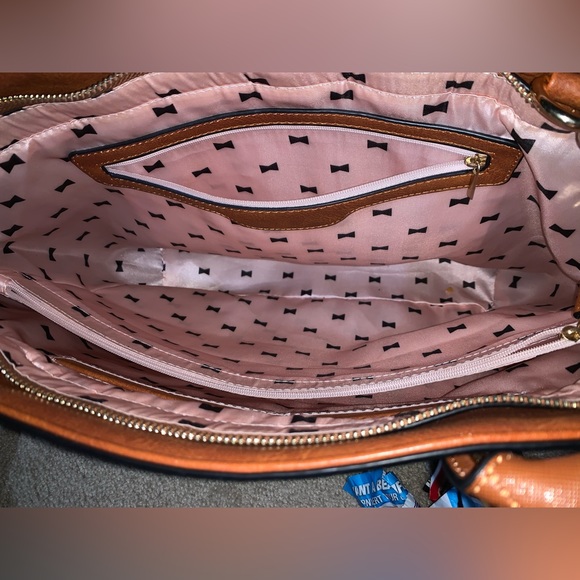 Tan Purse - Picture 6 of 6